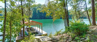 Fire Pit & Lake Views! Wood Creek Lake Cabin