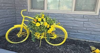 'honey Bee' Family Home in Columbus, Nebraska!