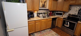 < 1 Mi to Pawnee Park! Cozy Bungalow w/ Gazebo