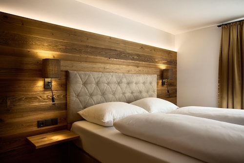 Modern Suite With Outdoor Sauna