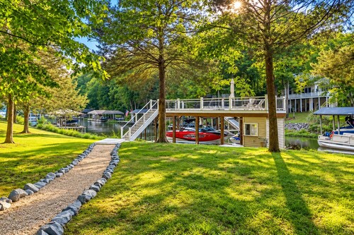 🌊 Beechnut Cove | Lake Gaston Escape • Private Dock • Game Room • Fire Pit 🔥