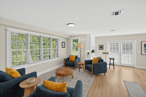 Enjoy Quiet Nights With A Fireplace In Bellport 3 Bedroom Home