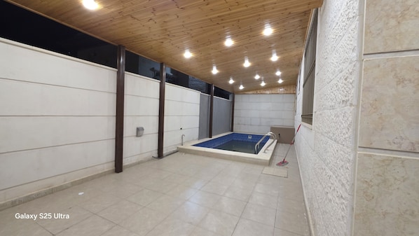 Comfort Villa | Pool - Osama Hotel Suites (Irbid)