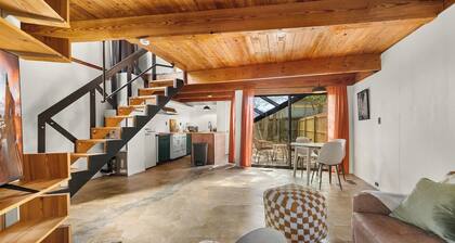 Rustic 2-Story ADU Minutes to Downtown Bryan