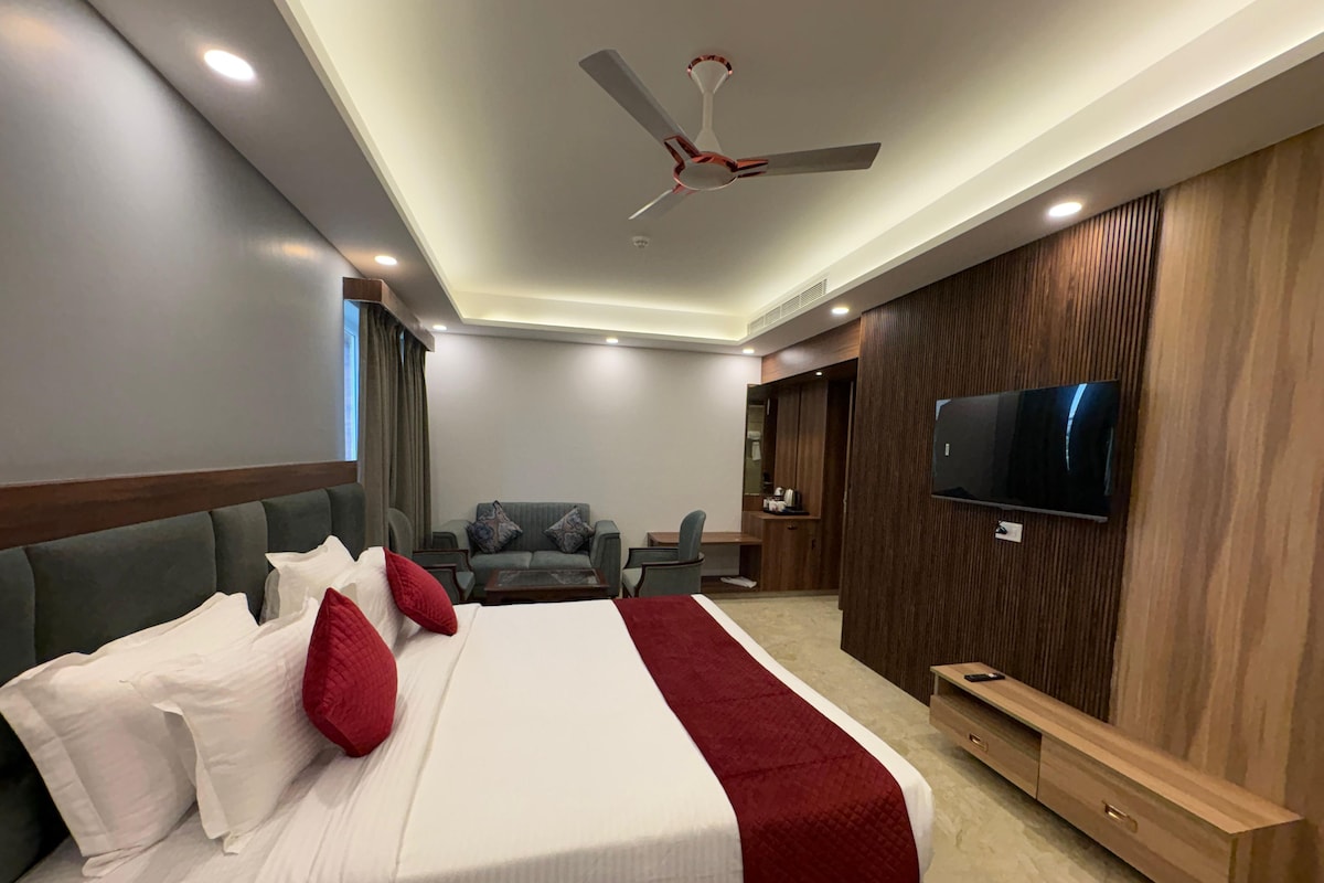 Phòng đôi Deluxe, quang cảnh thành phố | Bàn, khu vực làm việc phù hợp cho laptop, phòng cách âm 