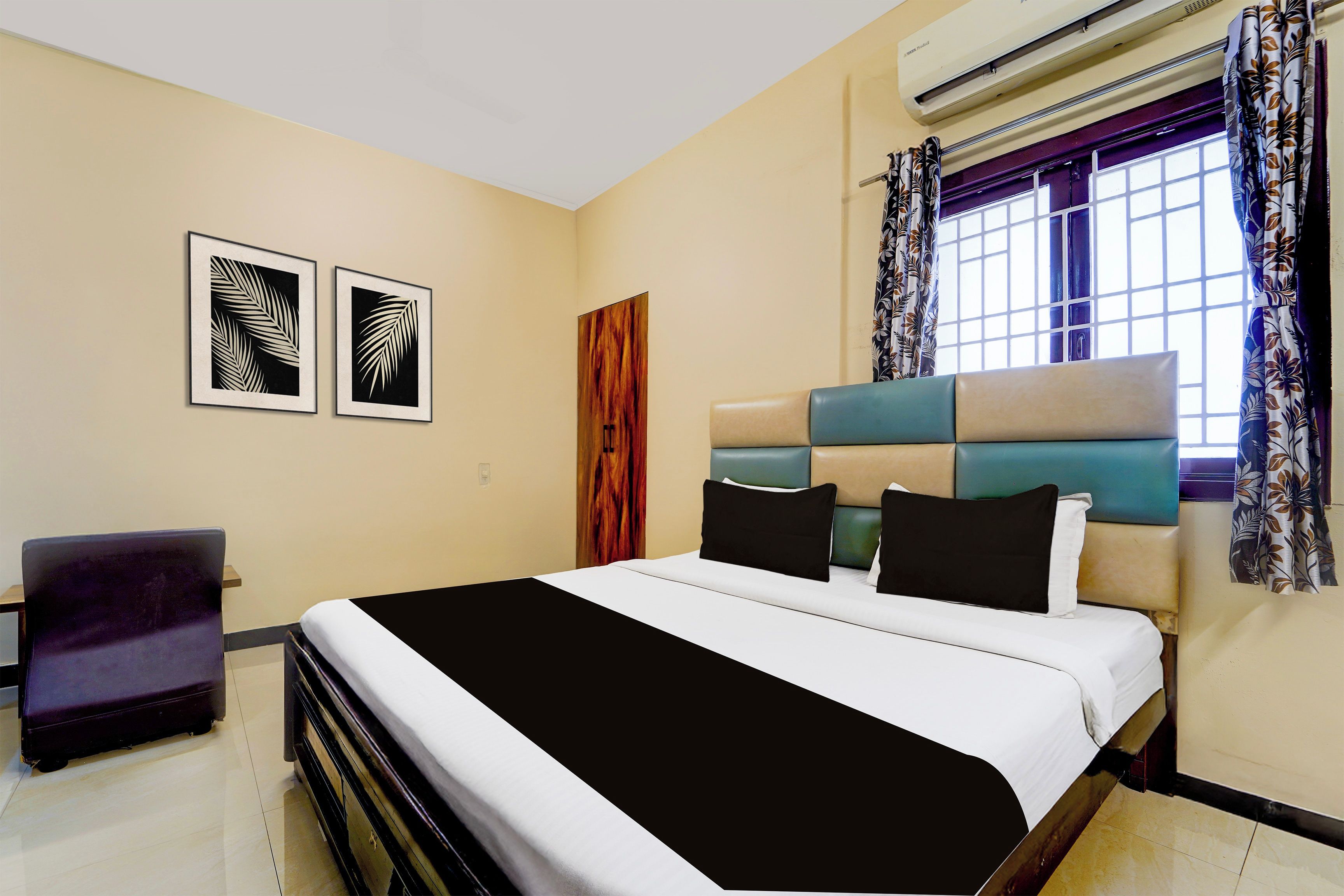 Classic Room | Desk, WiFi (free), bed sheets