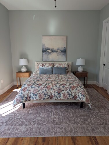 Walkable Midtown Retreat-Spacious 4BR/3BA & Screened Porch- Near FSU & Downtown