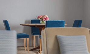 Dining - STYLISH 2-BEDROOM RETREAT IN ICONIC PIAZZA DELLA SIGNORIA (Firenze)