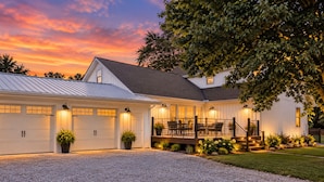 Exterior - 4-bedroom farmhouse near Pataskala with proximity to Columbus and Hocking Hills (Pataskala)