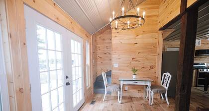 4-bedroom farmhouse near Pataskala with proximity to Columbus and Hocking Hills