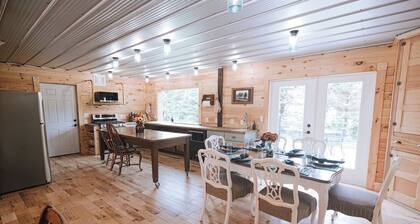 4-bedroom farmhouse near Pataskala with proximity to Columbus and Hocking Hills