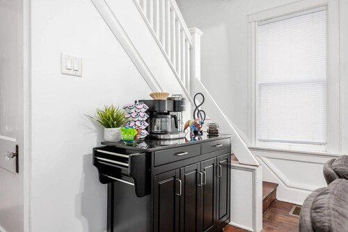 The Champion Groove - 3BR, 2BA, 4 beds, sleeps 8, close to downtown Columbus