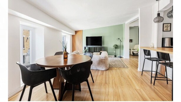 Unclassified image, 1 of 9, button - Bohemian Loft-Style Condo (Saint-Jean-Baptiste) (Québec)