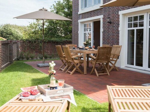 Holiday Apartment With 1 Bedroom