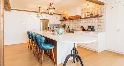 The Port Loft: Harbour view charm