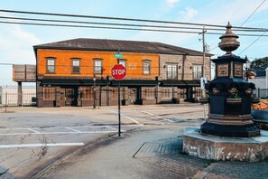 Unclassified image, 4 of 16, button - The Port Loft: Harbour view charm (Yarmouth)