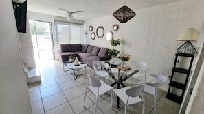 Dining - Casa Carmin (El Guaje)