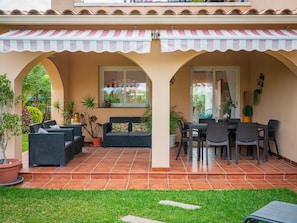 Outdoor dining - House with garden near the beach - 6 guests (Creixell)