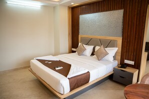 Phòng đôi Deluxe, quang cảnh thành phố | Truy cập Internet không dây miễn phí 