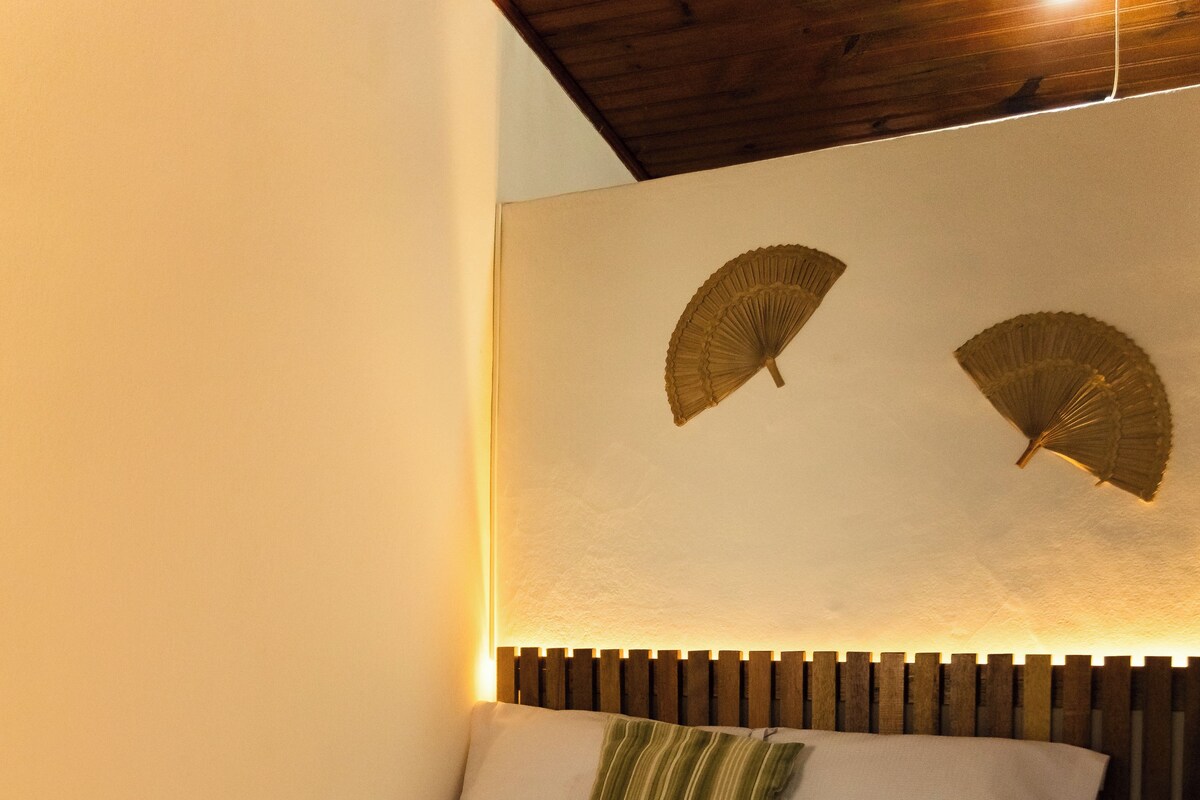 Comfort Double Room, Lanai | Ruang kerja komputer riba, kalis bunyi, seterika/papan seterika 