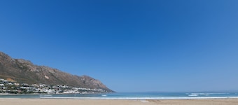 Seascape Gordon’s Bay - Stay • Unwind • Explore