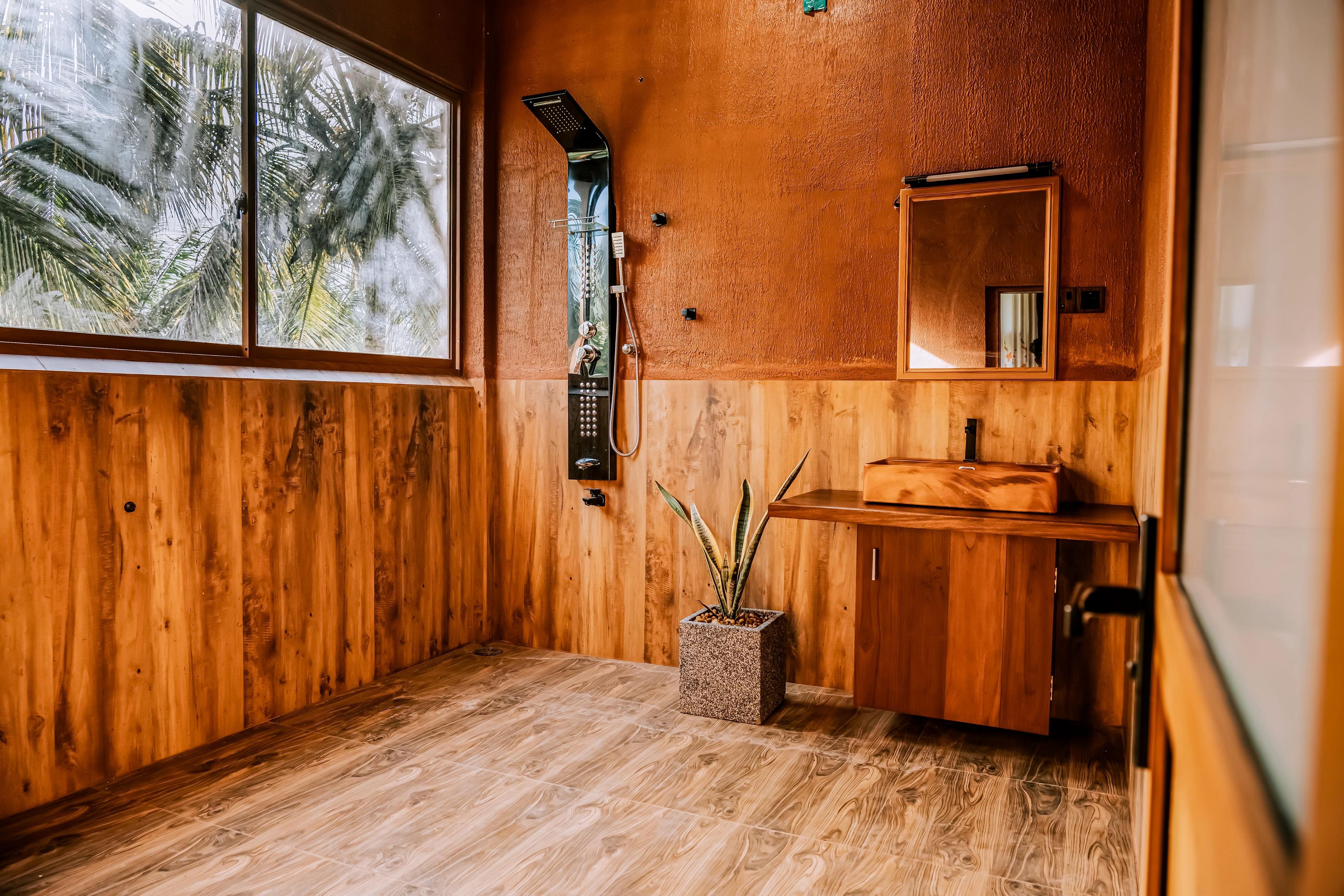 Deluxe Double Room | Bathroom