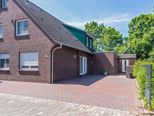 Holiday Apartment With 1 Bedroom