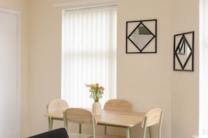 Dining - 1BR Flat w/ King sized beds | Near Station (Stockton-on-Tees)