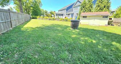 Tyson’s Corner Home Hideaway. Entire 3 Bedroom House minutes from Tysons