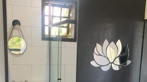 Suite, Balcony, Courtyard View | Bathroom - Pousada Cristais do Rosa (Imbituba)