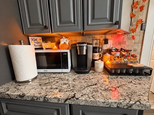 Cozy 2-Bedroom • 10 Min to JFK • 5 Min to Casino
