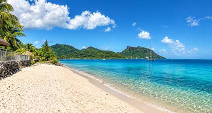 Fare Arava Huahine - 2-Bedroom Accommodation 50 Meters from the Beach