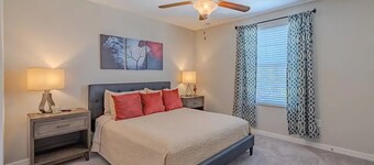 Spacious 5-bedroom house in peaceful Wimauma with AC