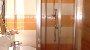 Comfort Double Room, Mountain View | Bathroom - Affittacamere Certe Notti  (Sala Consilina)