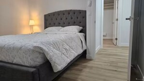 WiFi, bed sheets - Marise Tranquility - New Cozy 2-Bedroom Suite (Saskatoon)