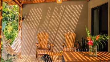 Family House, Garden View | Outdoor dining