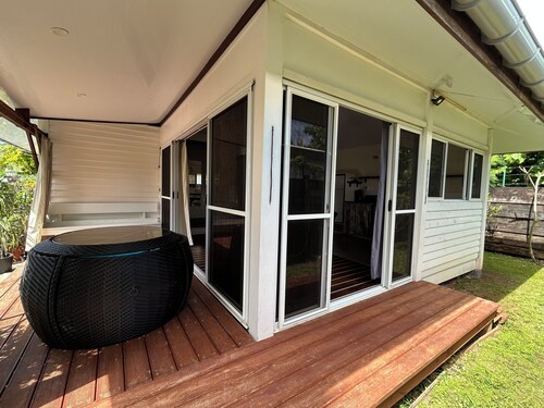 Fare Arava - Spacious bungalow 50 meters from the beach