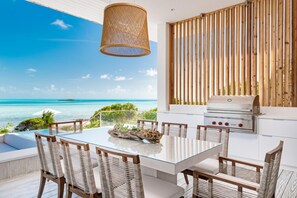 Outdoor dining - Azure Bliss Villa, A Fabulous 4-bedroom house with AC in Providenciales (Providenciales)