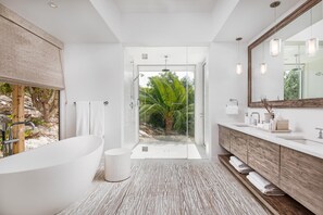 Bathroom - Azure Bliss Villa, A Fabulous 4-bedroom house with AC in Providenciales (Providenciales)