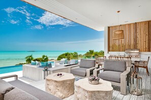 Outdoor dining - Azure Bliss Villa, A Fabulous 4-bedroom house with AC in Providenciales (Providenciales)