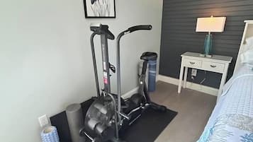 3 bedrooms, desk, WiFi