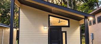 Cozy & Modern Cottage in Pine Bluff