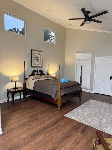 Cozy & Modern Cottage in Pine Bluff