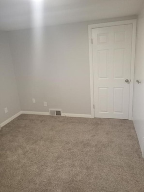 Interior - Fabulous 3-bedroom apartment with AC and WIFI in charming Syracuse (Syracuse)