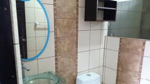 Căn hộ tiện nghi đơn giản | Phòng tắm