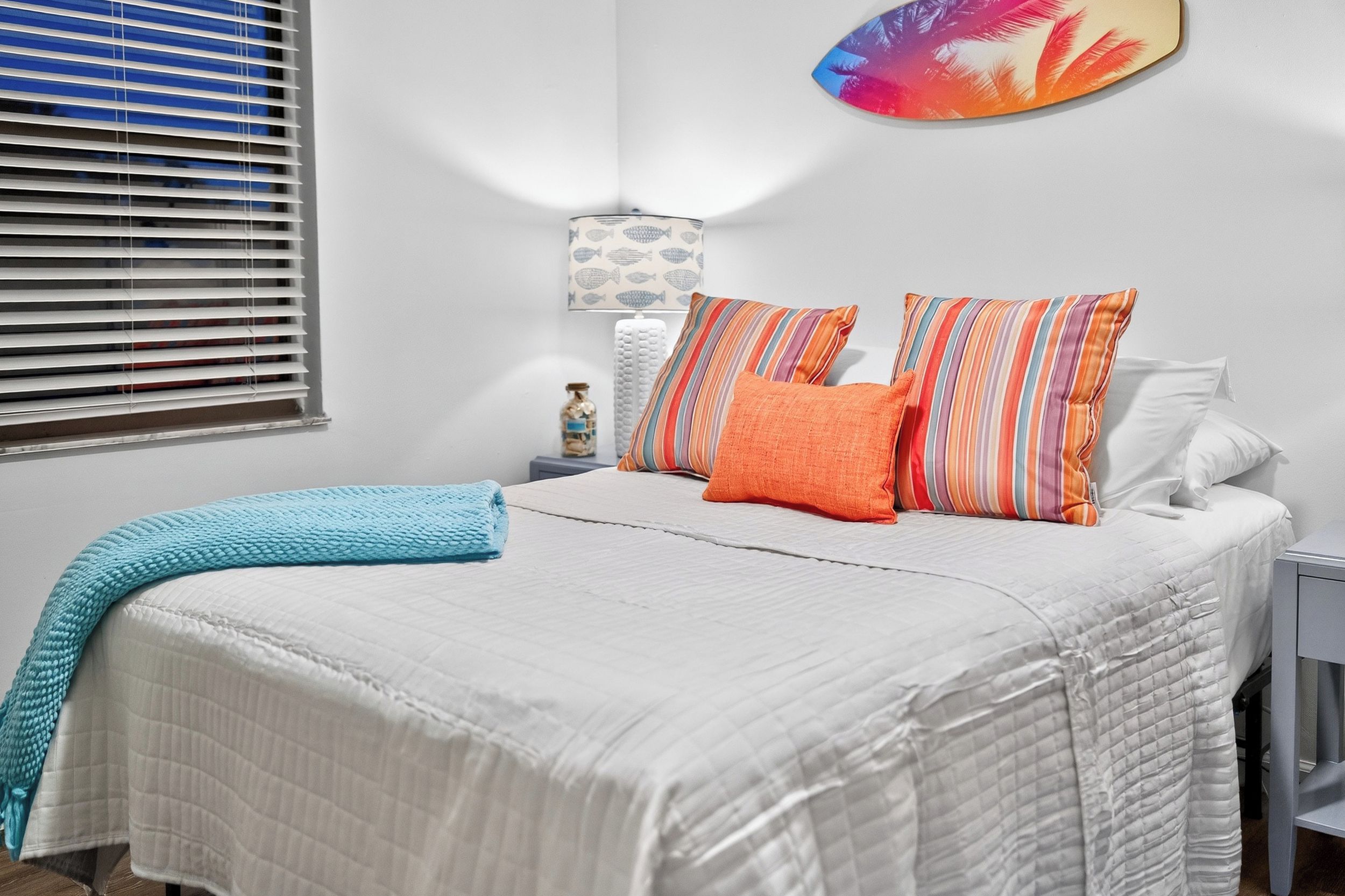 Iron/ironing board, internet, bed sheets
