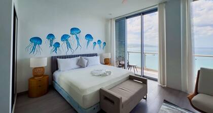 The Bloom - A Sky Harbour Oceanfront King Suite