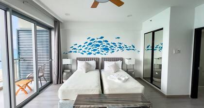 Blue Ocean -A Sky Harbour Oceanfront Twin Suite
