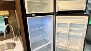 Unclassified image, 5 of 6, button - Luxury Mercedes 25Ft RV w/Full Bathroom+WiF/TV close to the Pocono beats a hotel (Blairstown)