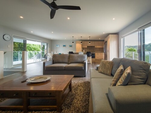 Beachside Bliss - One Bedroom Apartment